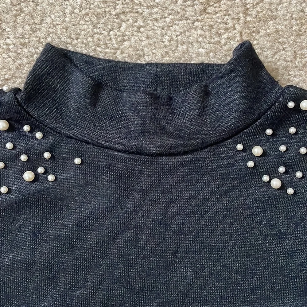 H&M Sweater - Picture 5 of 6